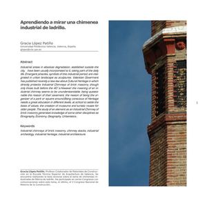 Aprendiendo a mirar una chimenea industrial de ladrillo