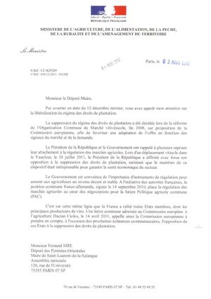 Intervention auprès du Ministre de l'Agriculture au sujet de la libéralisation des droits de plantation. 