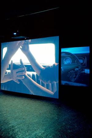 ВИДЕОИНСТАЛЛЯЦИЯ: МОНОЭКРАН И ПОЛИЭКРАН В ПРОСТРАНСТВЕ ГАЛЕРЕИ