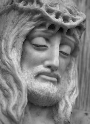 DE LA PASSION À LA RÉSURRECTION