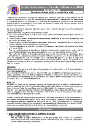 Parc Photovoltaïque Situé à Proximité D’une Forêt