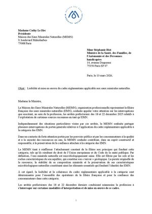 Échange entre entre Cathy Le Hec, présidente de la Maison des Eaux Minérales Naturelles et Stéphanie Rist, ministre de la Santé.