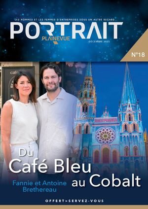 Portrait Cafe Bleu
