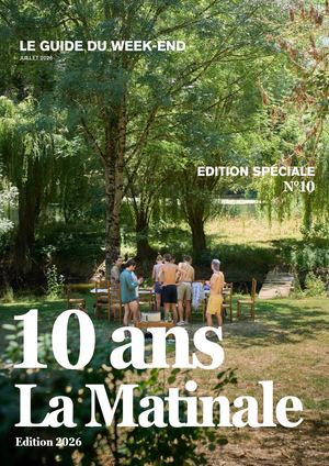 White Photocentric Modern Minimalist Travel Magazine (1)